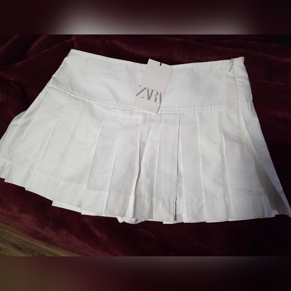 Zara White Mini Pleated Skirt